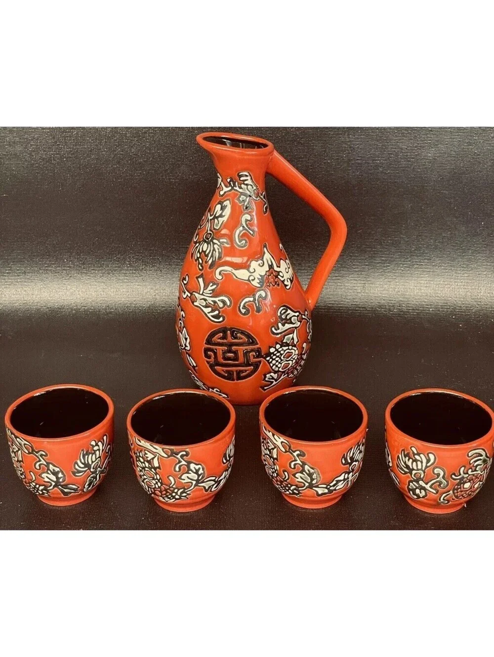 Vtg Japanese Wine Pitcher Carafe & 4 Mini Cups Shot Glasses Ceramic Red & Floral